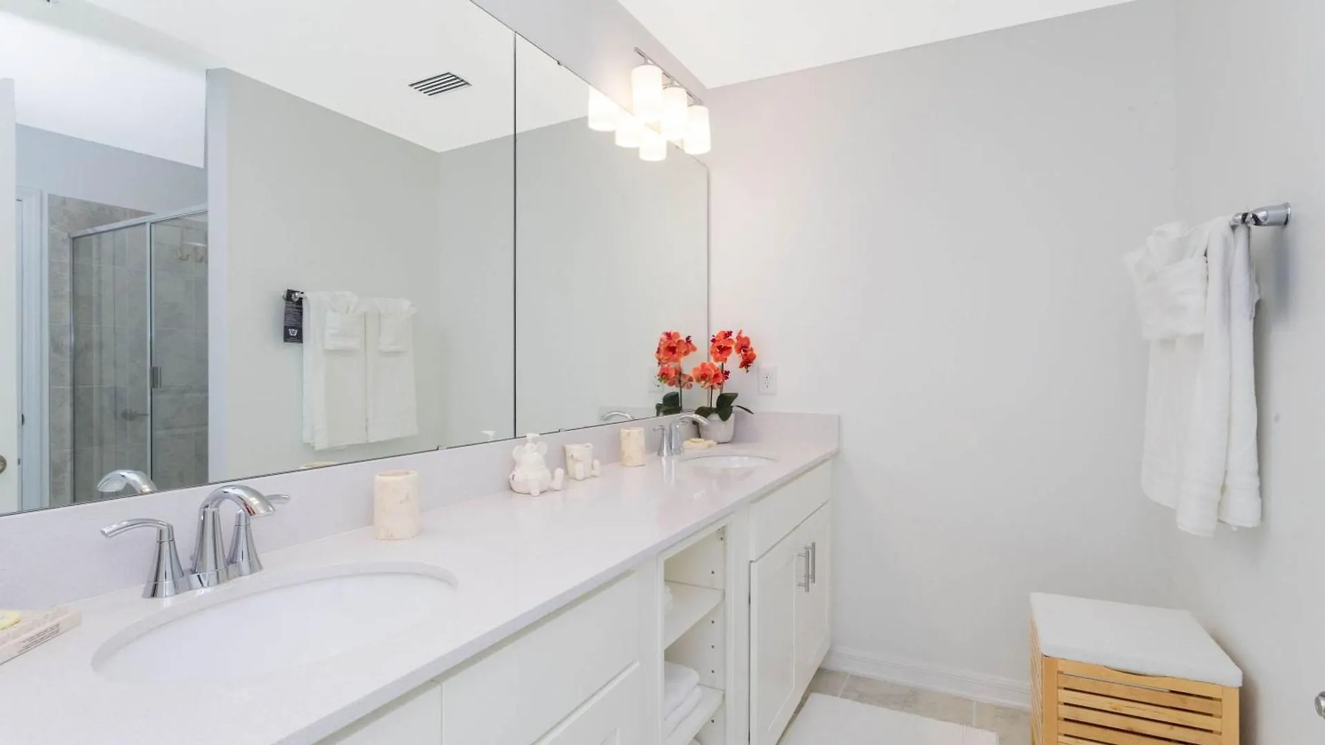 Gorgeous 3bd 8 Guests @storey Close To 101 3191 Holiday home