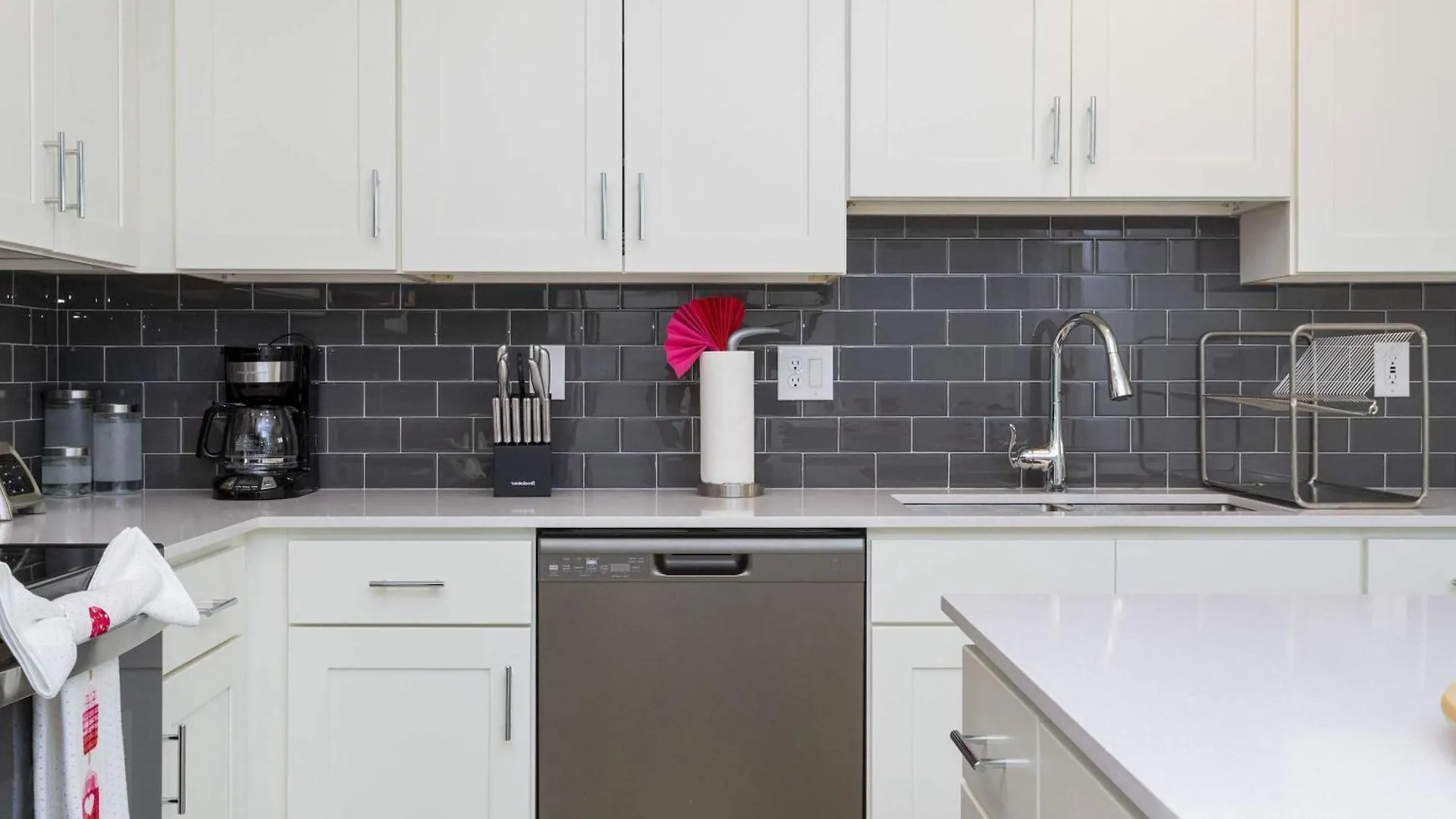 Holiday home Gorgeous 3bd 8 Guests @storey Close To 101 3191