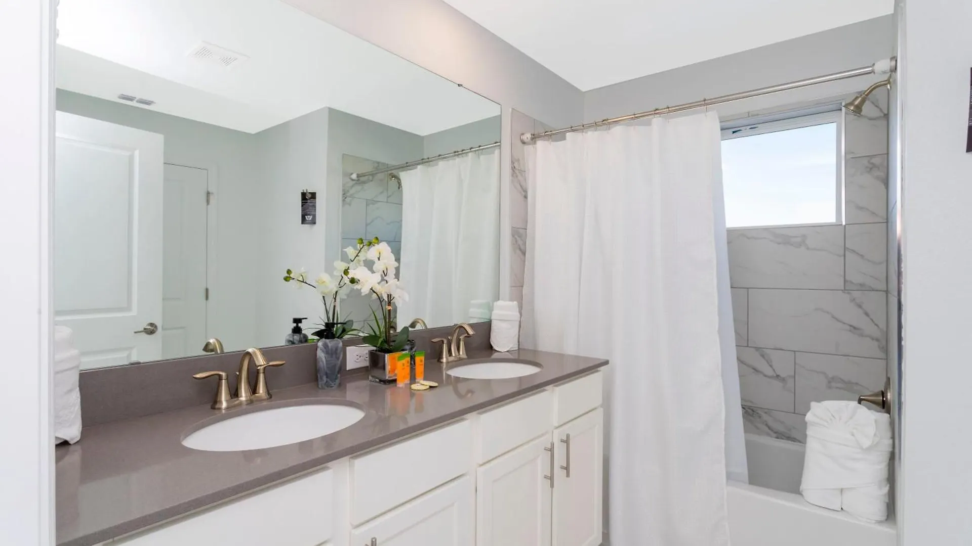 Holiday home Stunning 4 Bd W/ Pool Close To @ Champions Gate 990 Kissimmee