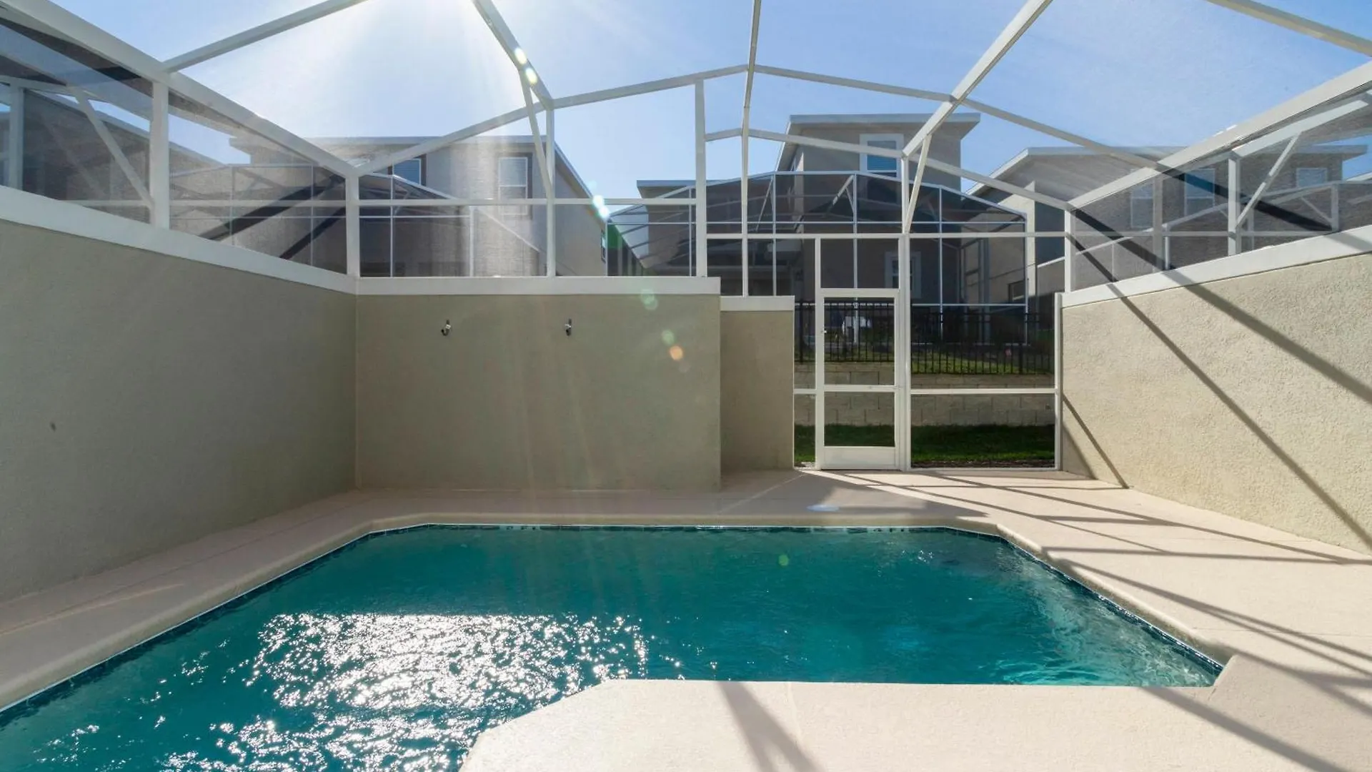 Stunning 4 Bd W/ Pool Close To @ Champions Gate 990 Holiday home