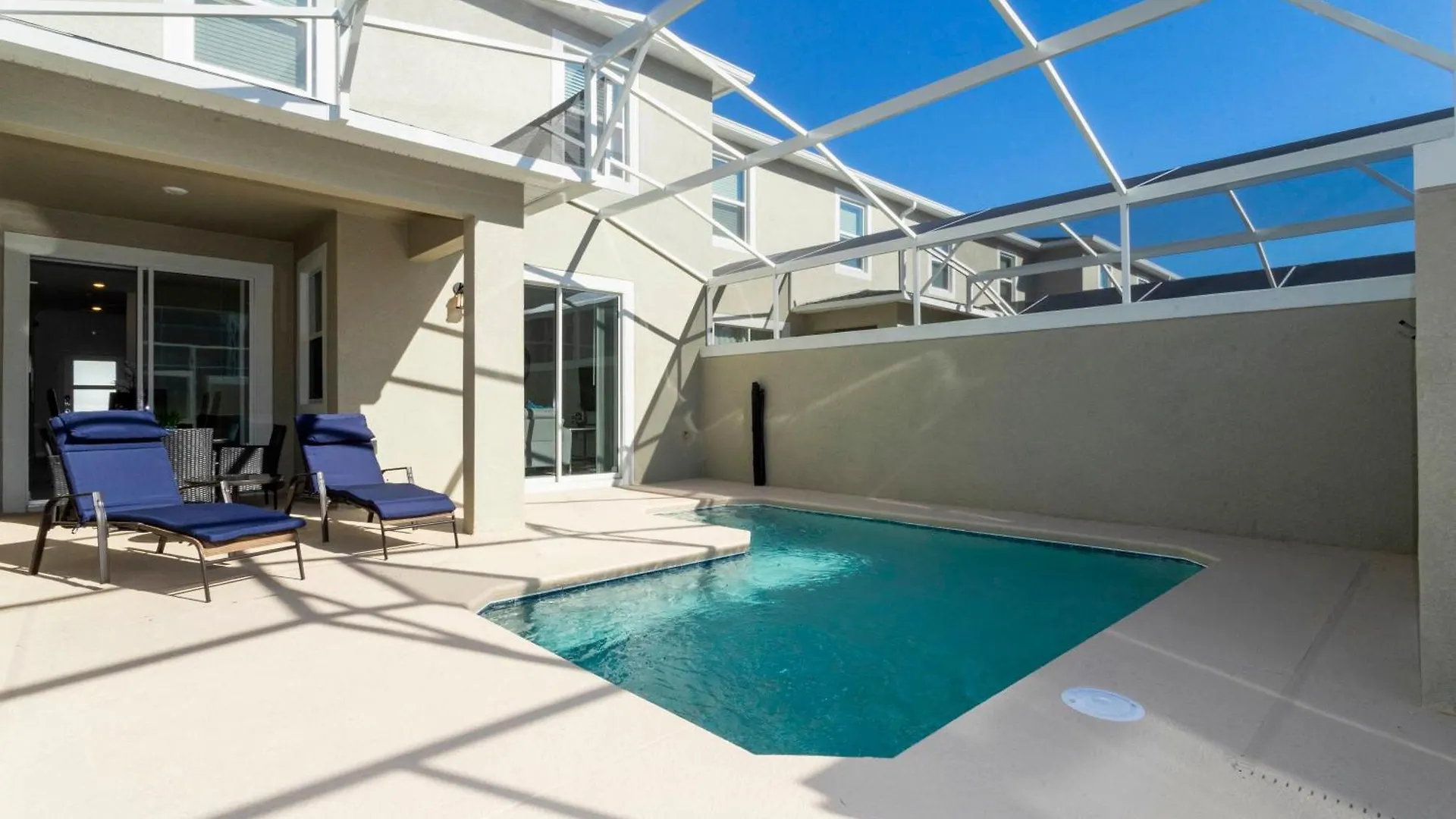 Stunning 4 Bd W/ Pool Close To @ Champions Gate 990 Holiday home *