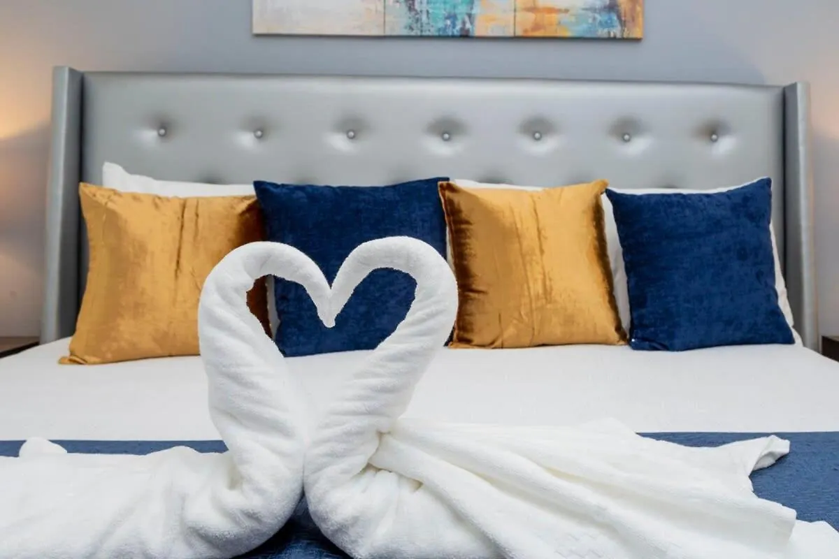 Holiday home Stunning 2 Bedroom Close To 304 3191