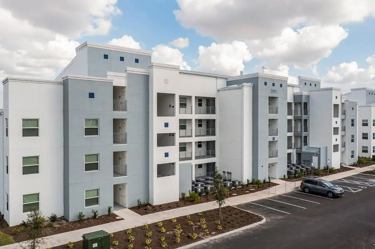 Stunning 2 Bedroom Close To 304 3191 *