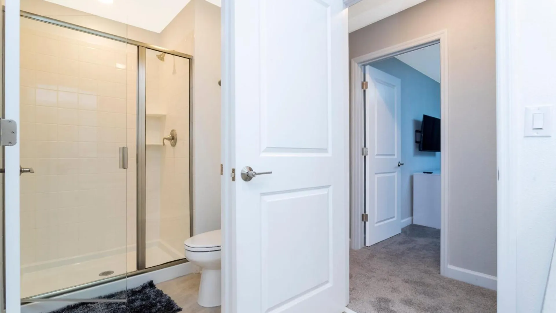 Gorgeous 4 Bd Close To W/ Pool @ Storey 4245 *