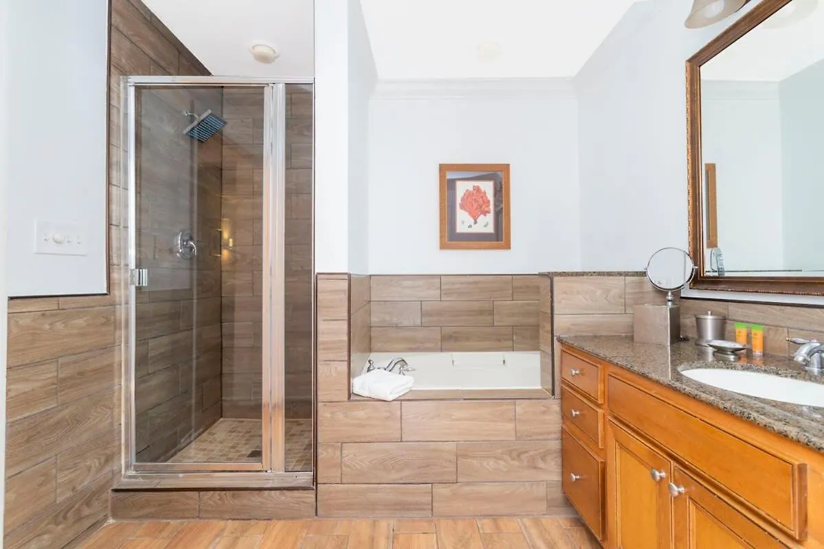 Gorgeous 3bd Close To @ Reunion 1596