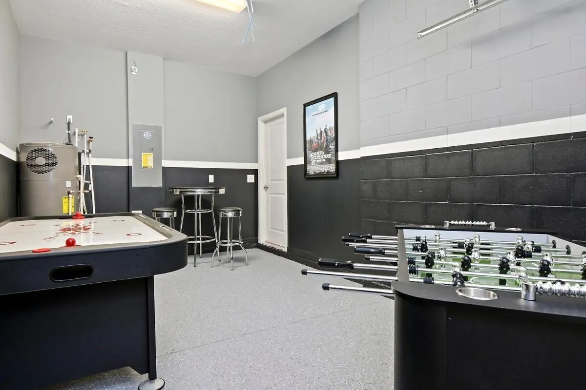 Stunning 4 Bd W/ Gameroom Close To 5110k Holiday home