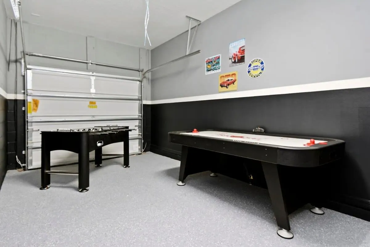 Stunning 4 Bd W/ Gameroom Close To 5110k Holiday home *