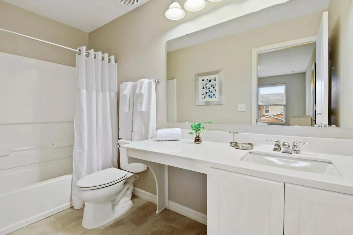Stunning 4 Bd W/ Gameroom Close To 5110k Holiday home Kissimmee