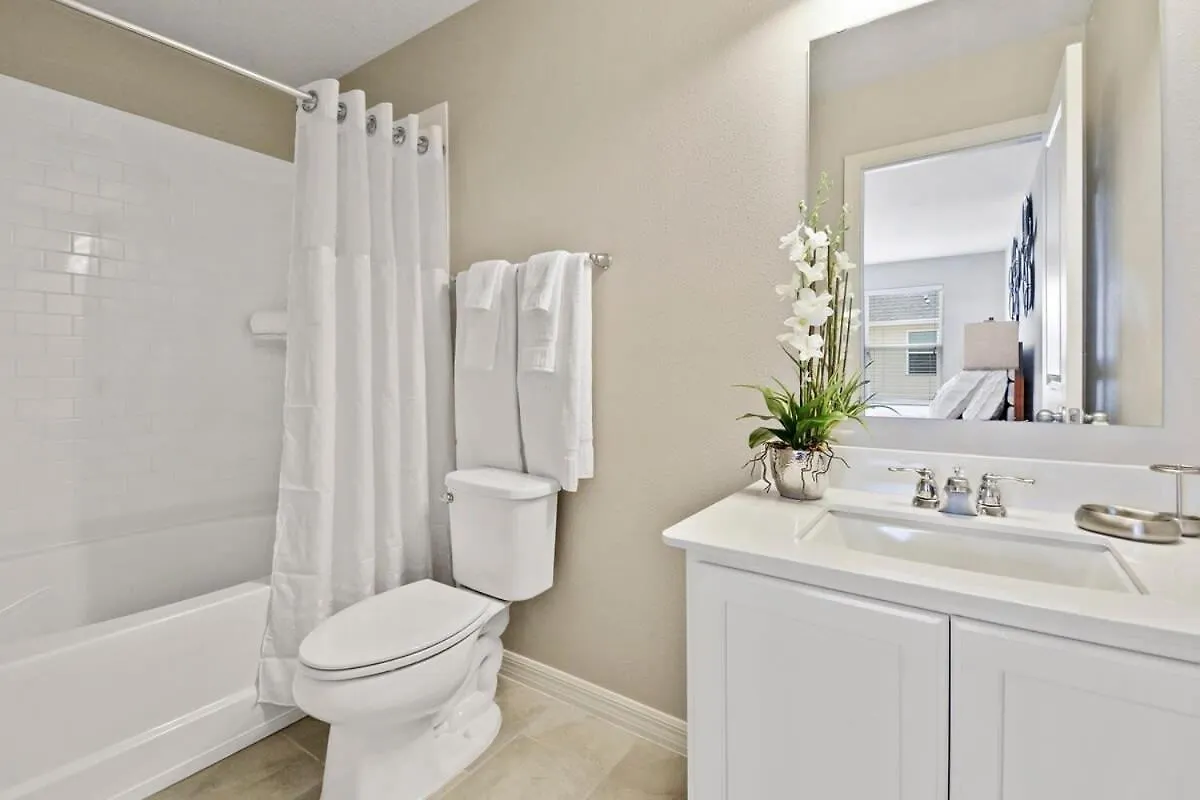 Stunning 4 Bd W/ Gameroom Close To 5110k Holiday home