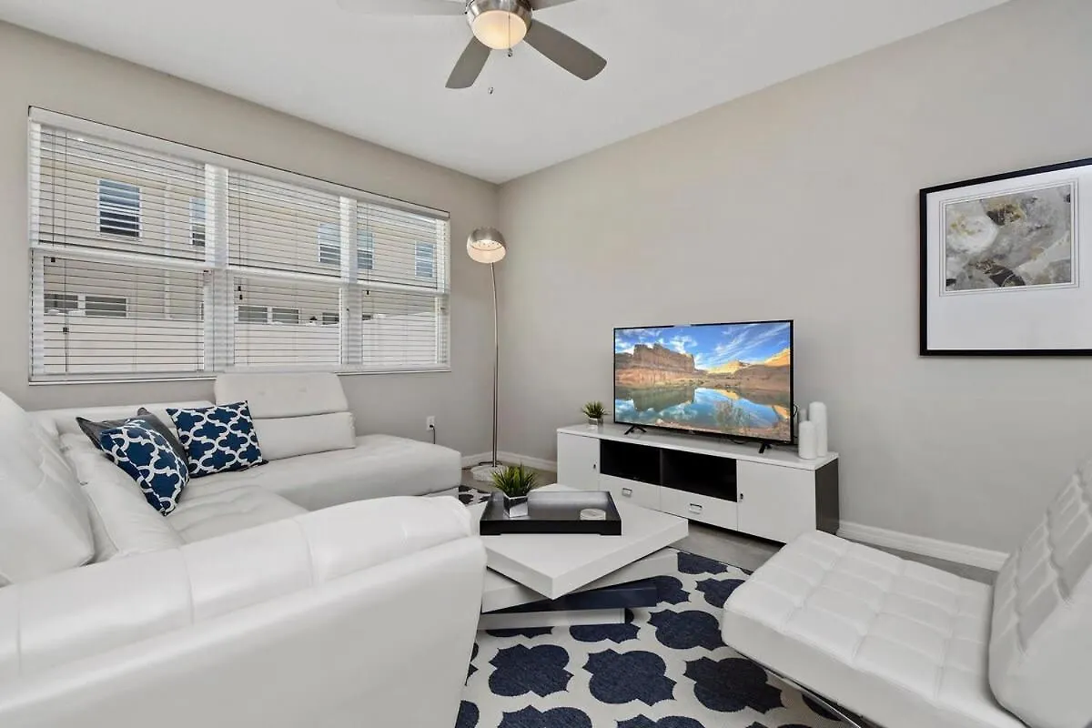 Stunning 4 Bd W/ Gameroom Close To 5110k Holiday home