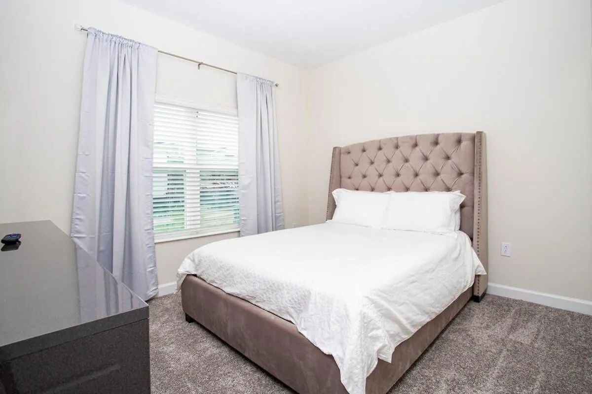 Stunning 5 Bd W/ Pool Close To 8955 Holiday home *