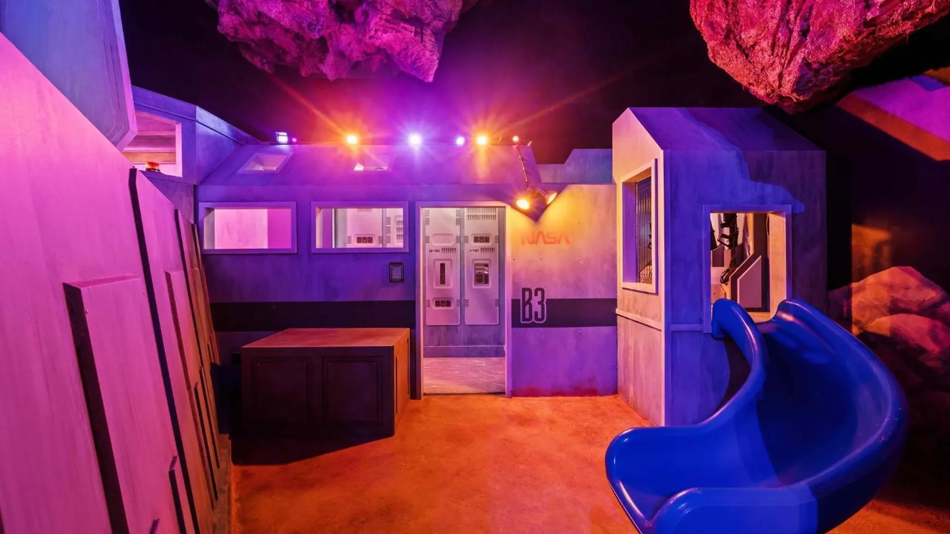 Morlando Space Mansion-tt469
