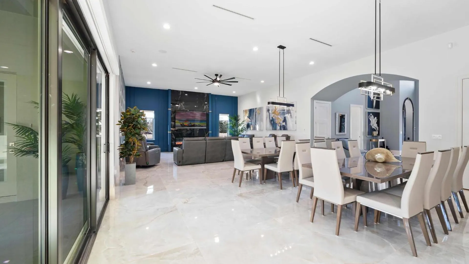 The Regal Manor-tt486