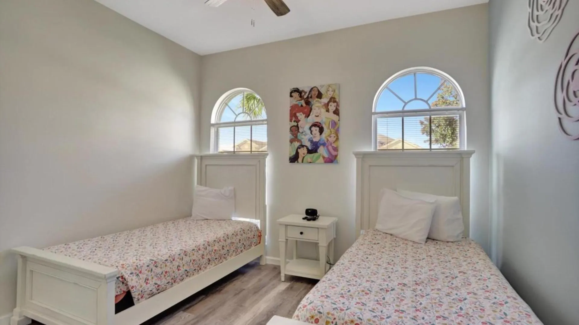 Luxury Pool 3 Miles From & More! Villa *