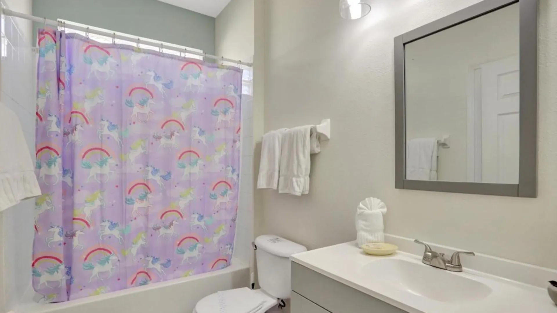 Luxury Pool 3 Miles From & More! Villa Kissimmee
