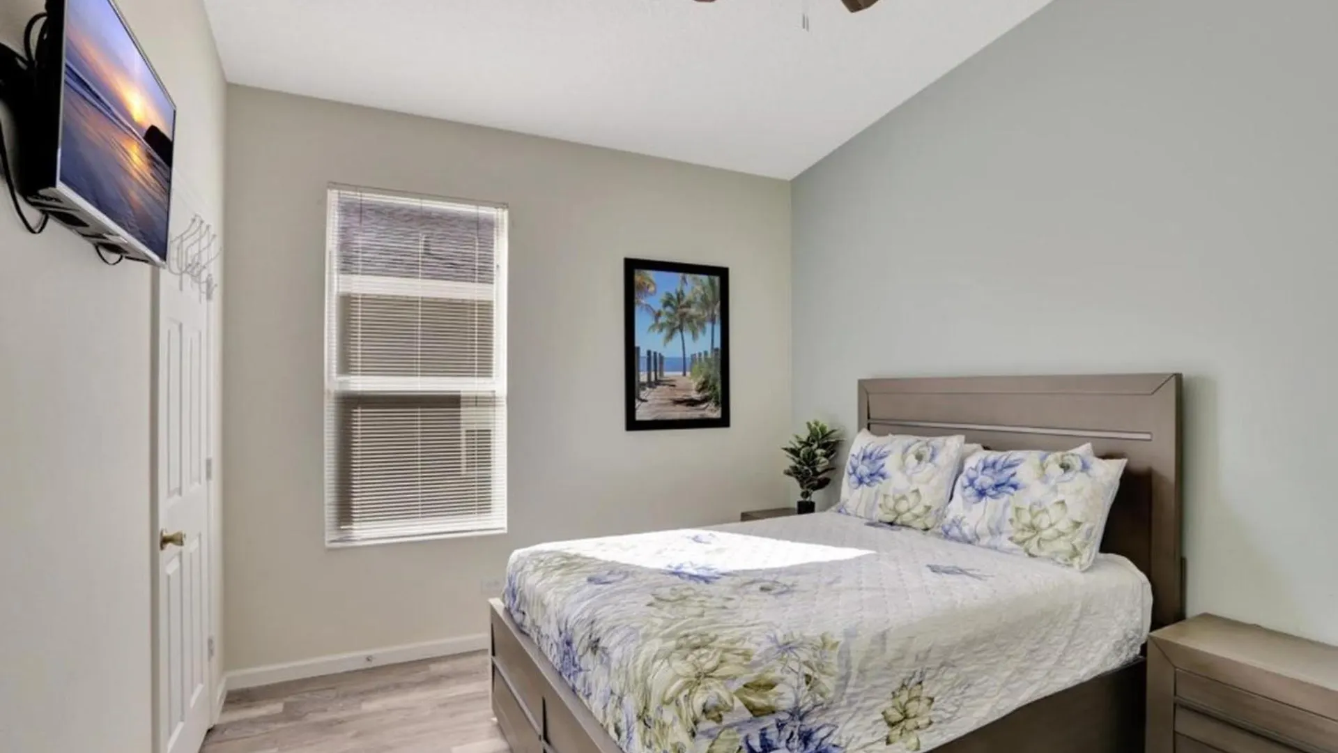 Luxury Pool 3 Miles From & More!