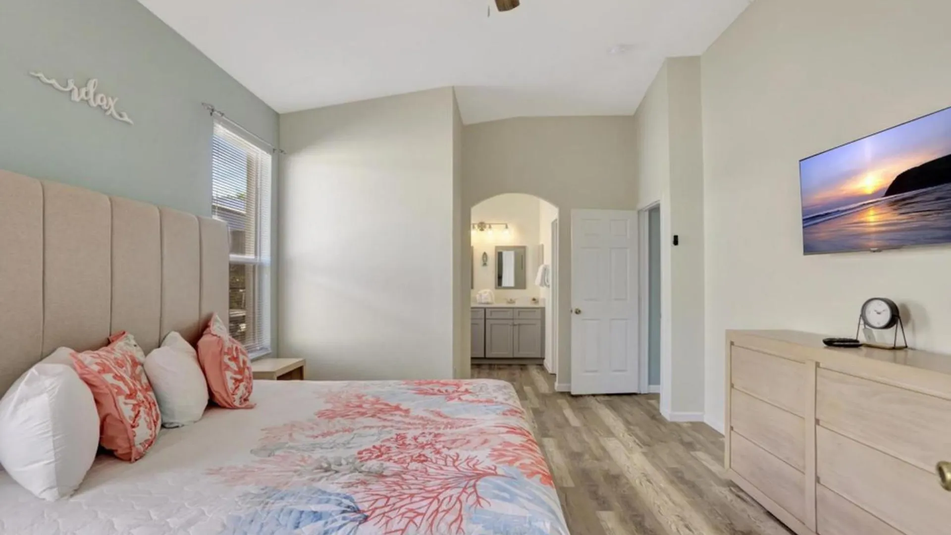 Luxury Pool 3 Miles From & More! Kissimmee