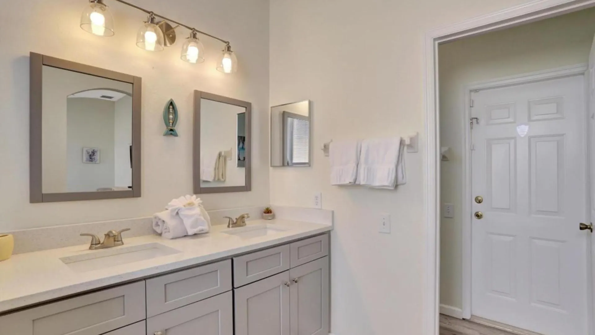 Luxury Pool 3 Miles From & More! Kissimmee