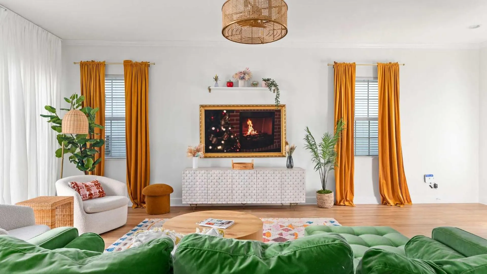 Holiday home Experience Luxury Private Heated Pool Game