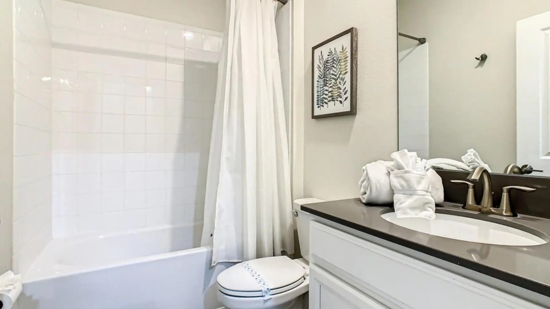 Luxury 5br Near | Pool & Golf Retreat