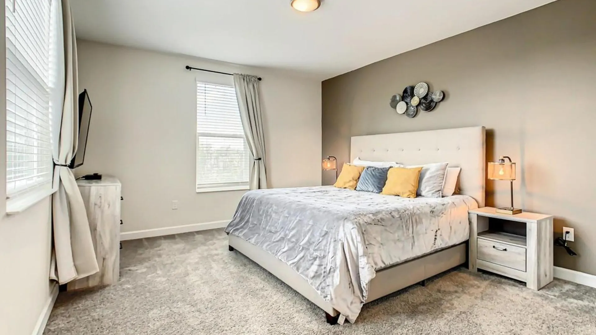 Villa Luxury 5br Near | Pool & Golf Retreat *