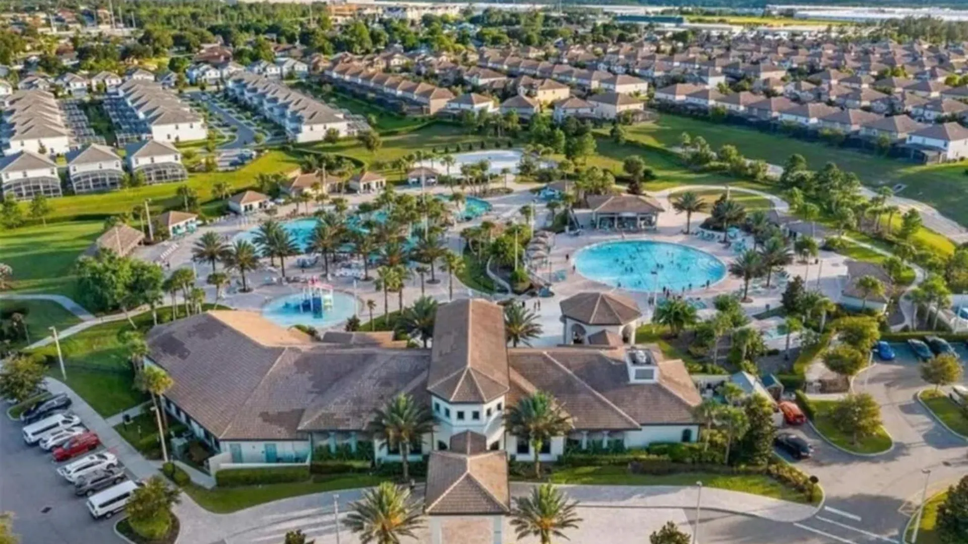 Luxury 5br Near | Pool & Golf Retreat Villa
