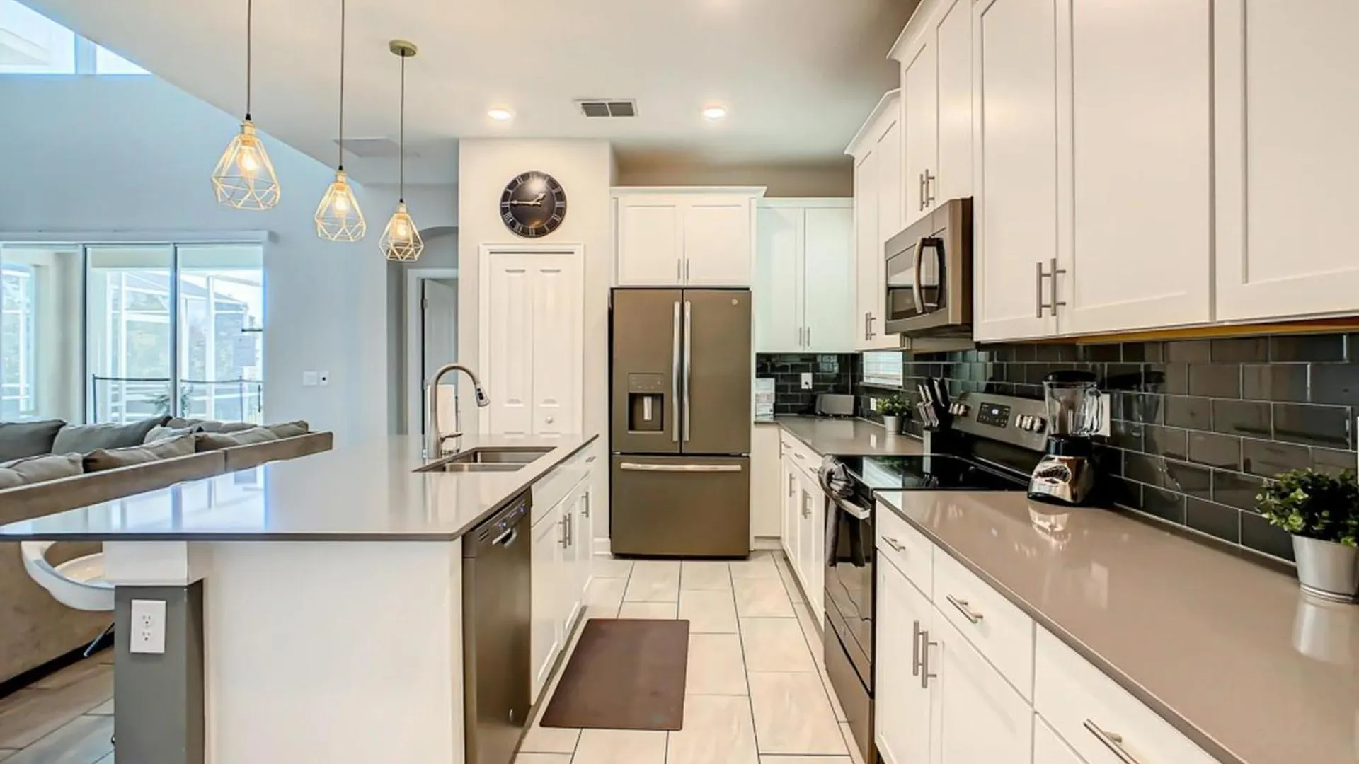 Villa Luxury 5br Near | Pool & Golf Retreat