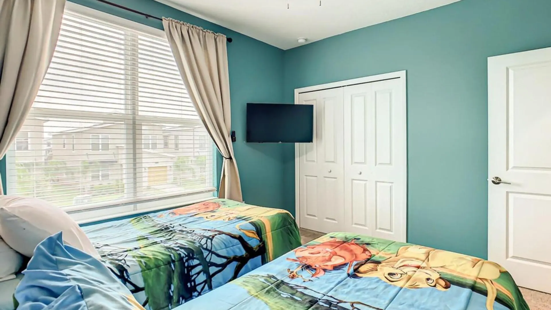Luxury 5br Near | Pool & Golf Retreat Villa Kissimmee