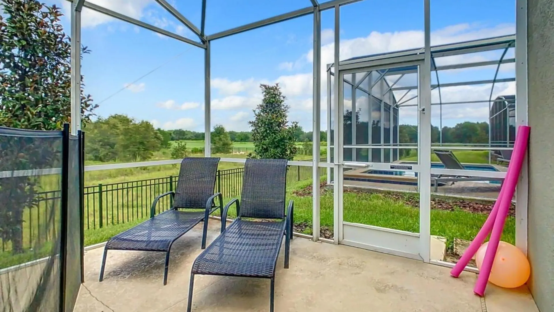 Luxury 5br Near | Pool & Golf Retreat *
