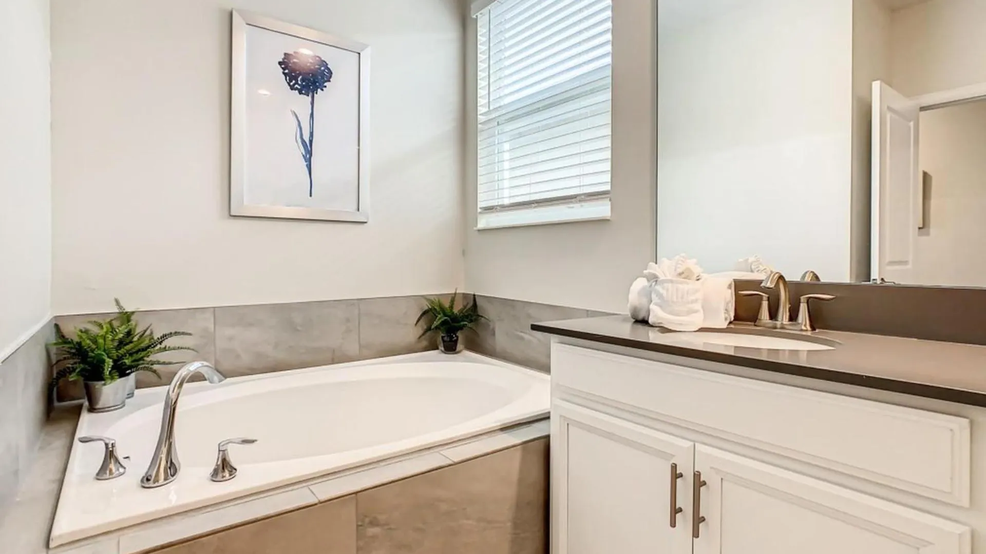 Luxury 5br Near | Pool & Golf Retreat Villa
