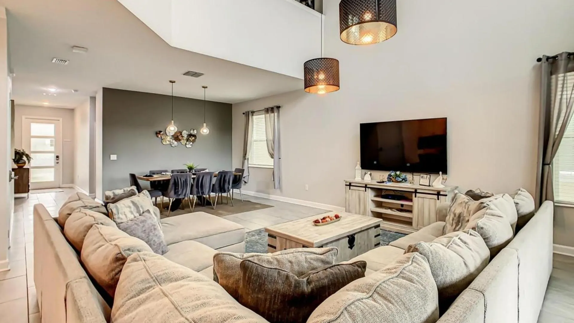 Luxury 5br Near | Pool & Golf Retreat *