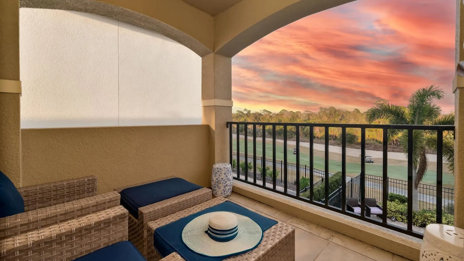 Golf Course View Heated Pool Arcade & Theater Holiday home *