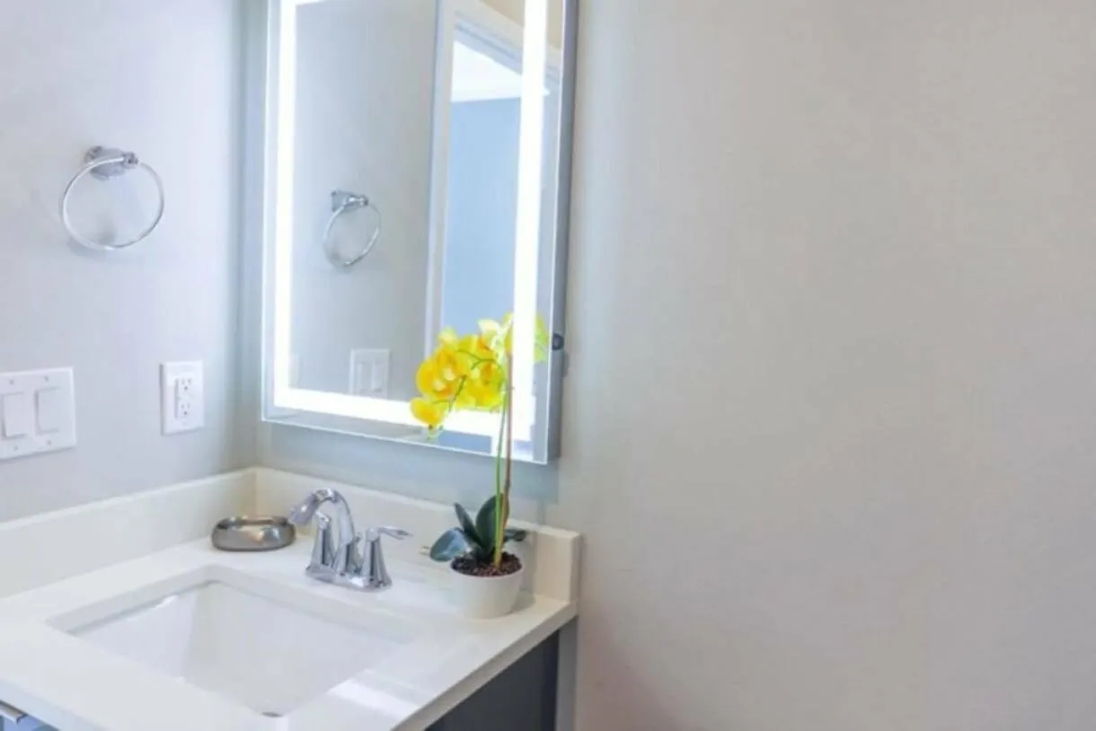 Prime Location 4bd Townhome With Pool And Grill