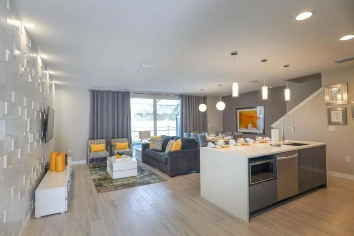 Holiday home Prime Location 4bd Townhome With Pool And Grill