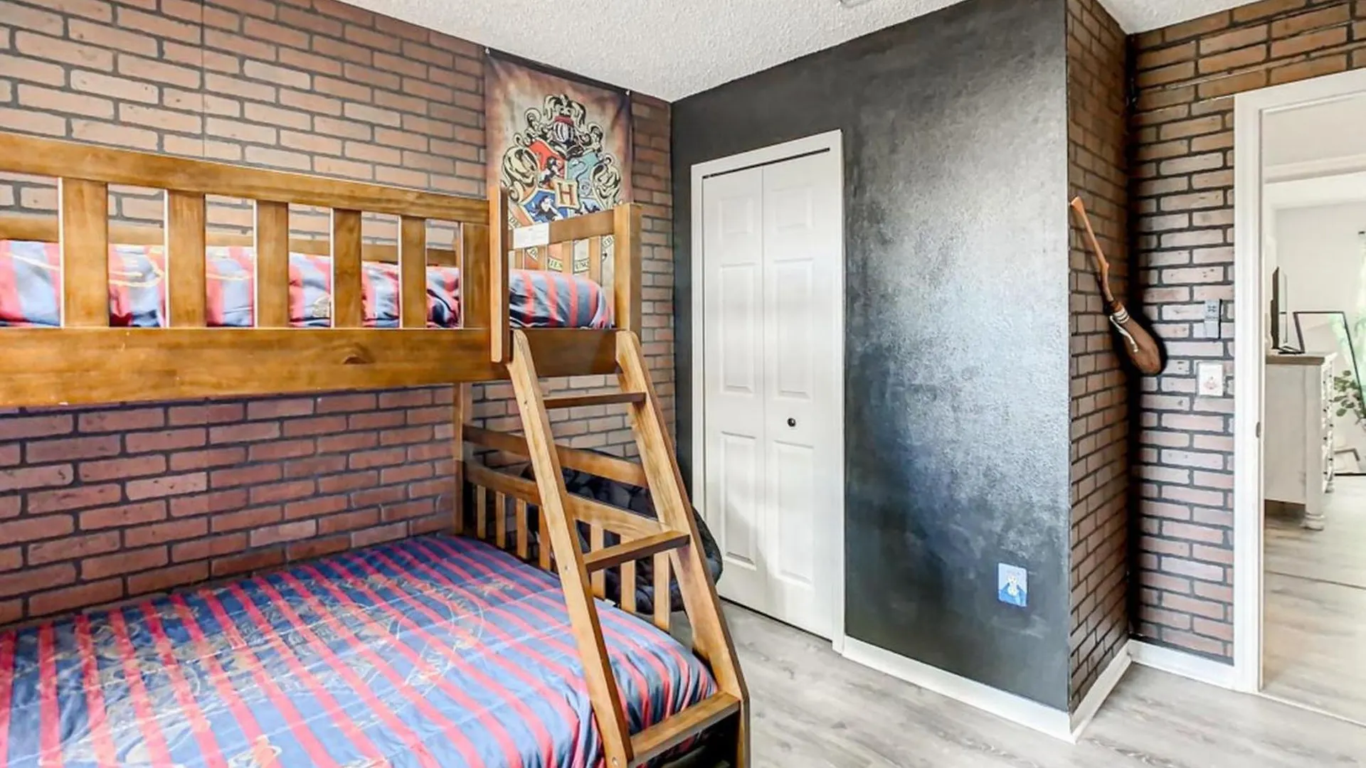 Apartment Hogwarts Escape: Magical Retreat Near *