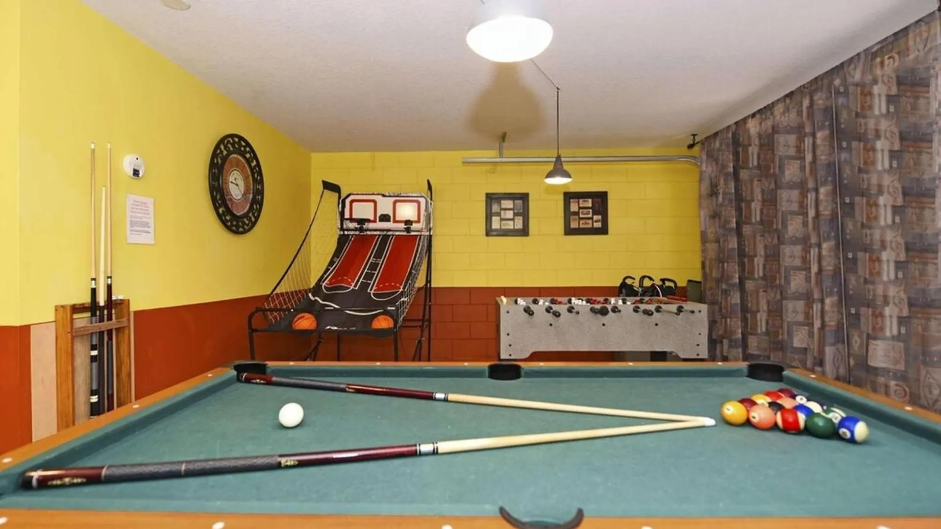Family Near With Private Pool Villa