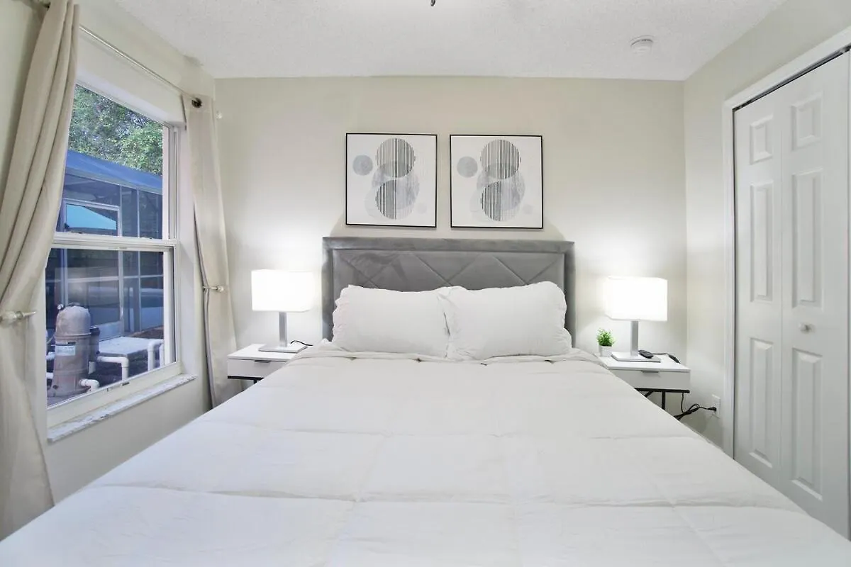 Villa Four Seasons Vacation, Heated Pool, 3mile 2