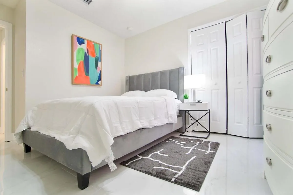 Villa Four Seasons Vacation, Heated Pool, 3mile 2 Kissimmee