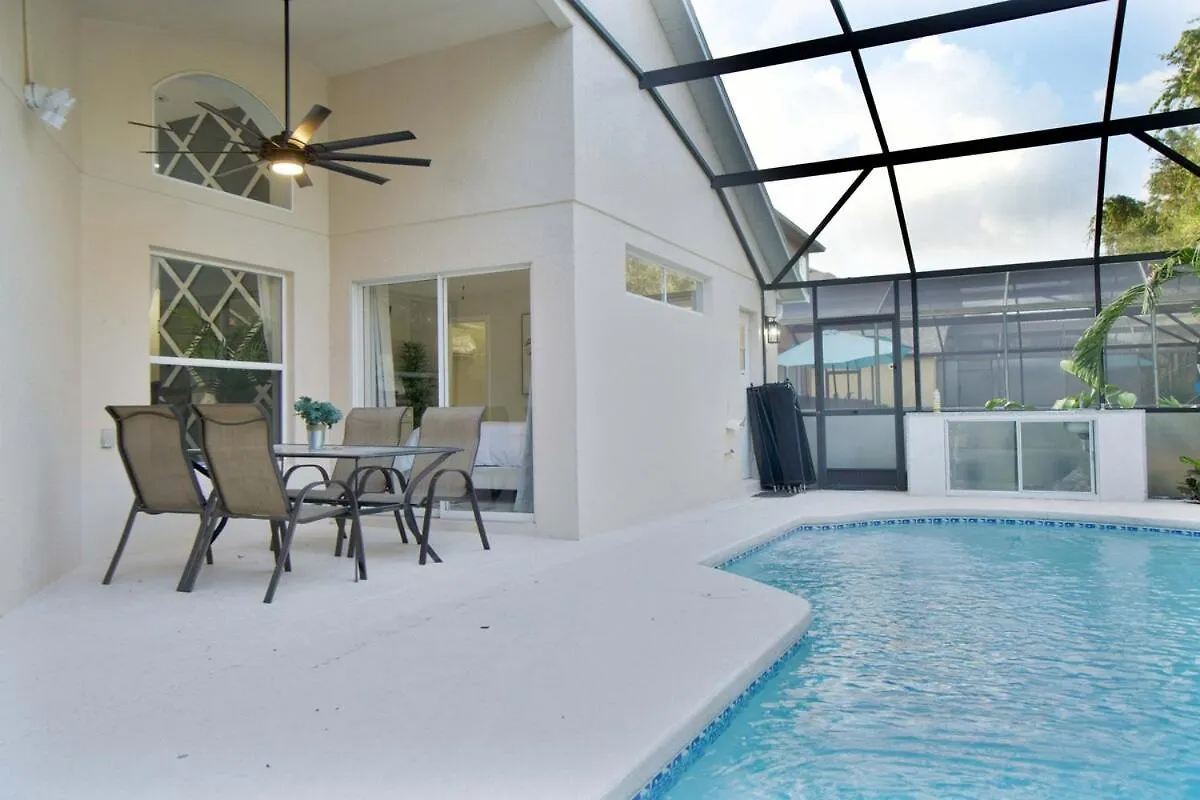 Four Seasons Vacation, Heated Pool, 3mile 2 Villa
