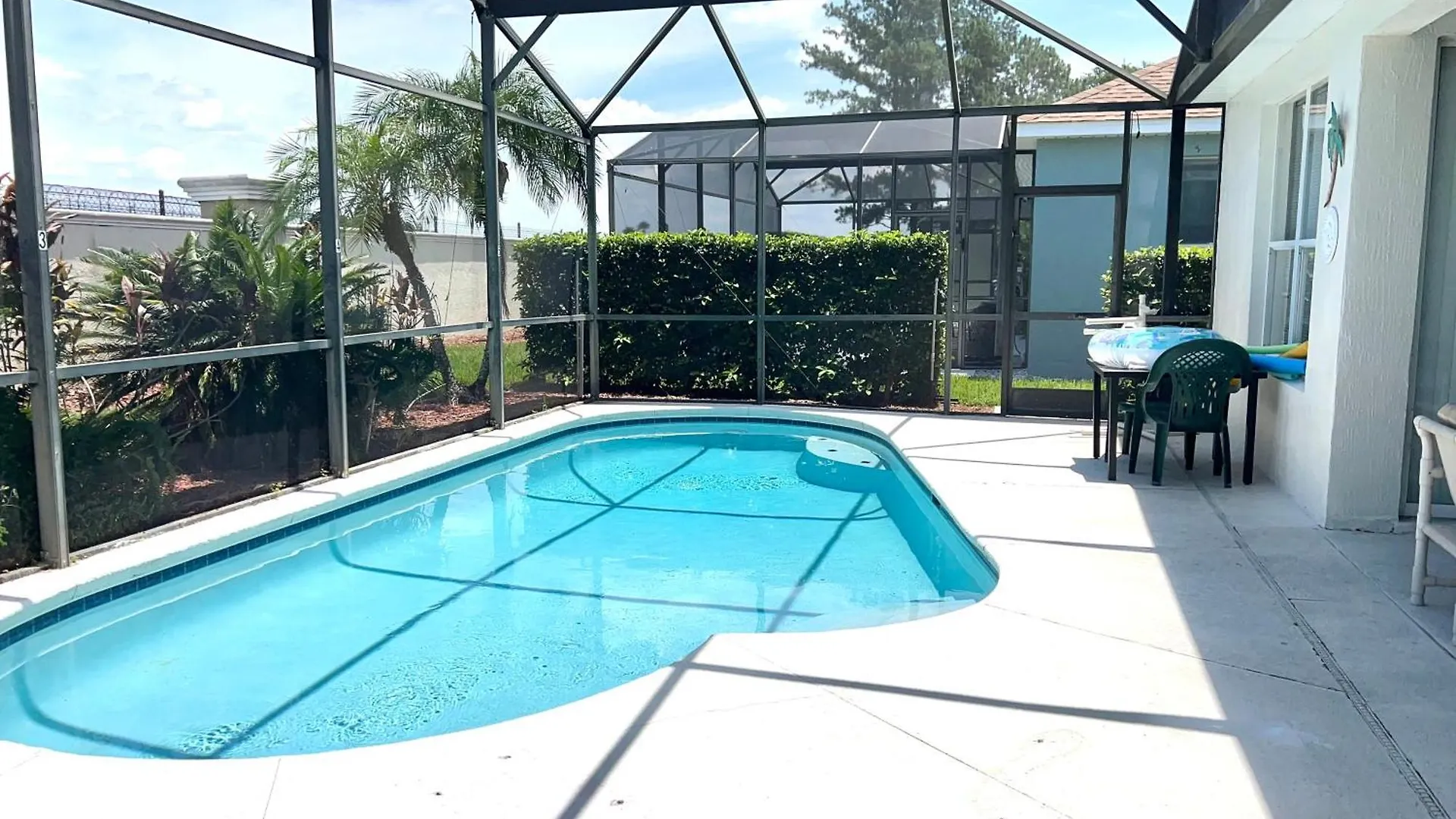 Windsor Palm 3 Miles To 4 Bedrooms