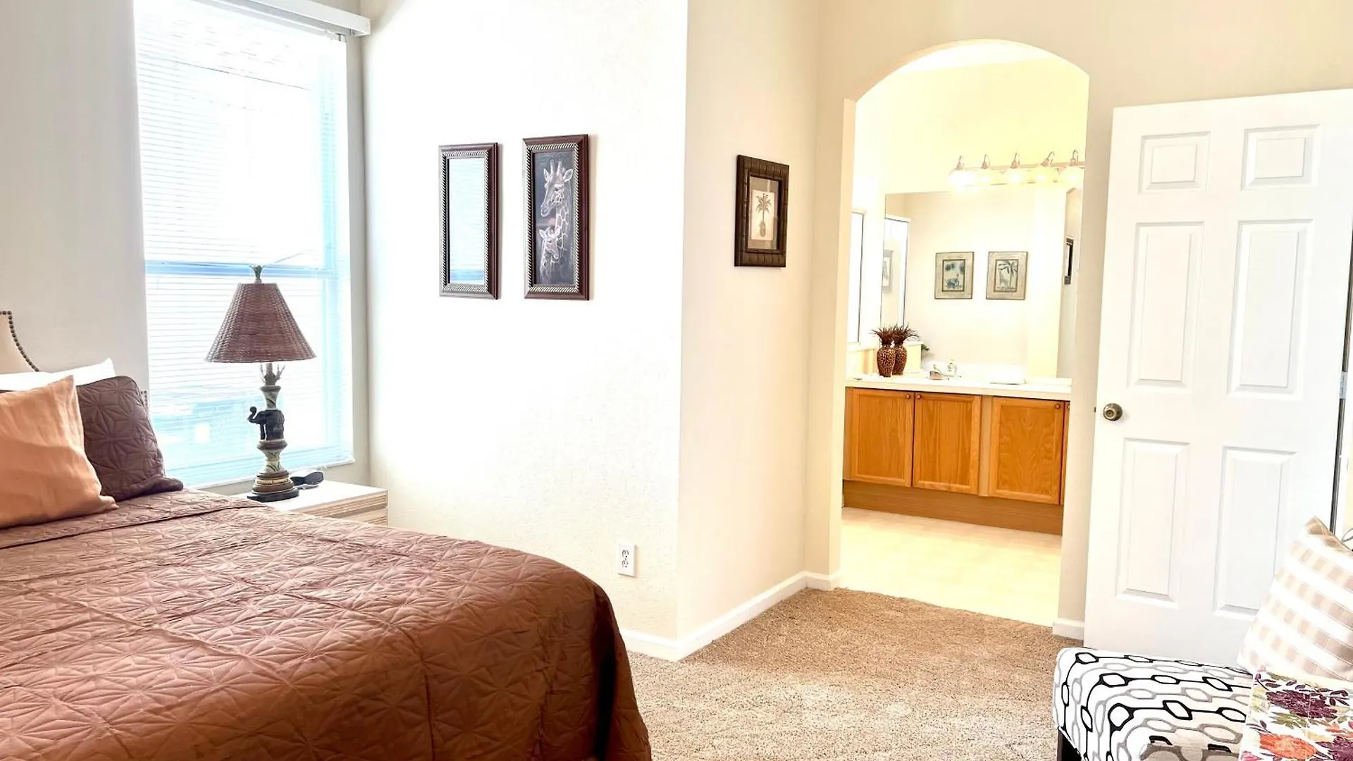 Windsor Palm 3 Miles To 4 Bedrooms