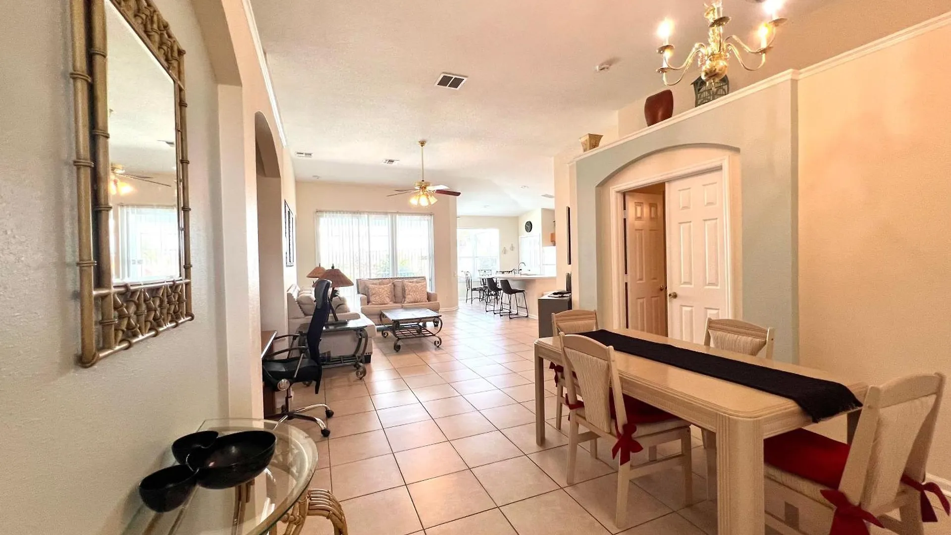 Windsor Palm 3 Miles To 4 Bedrooms