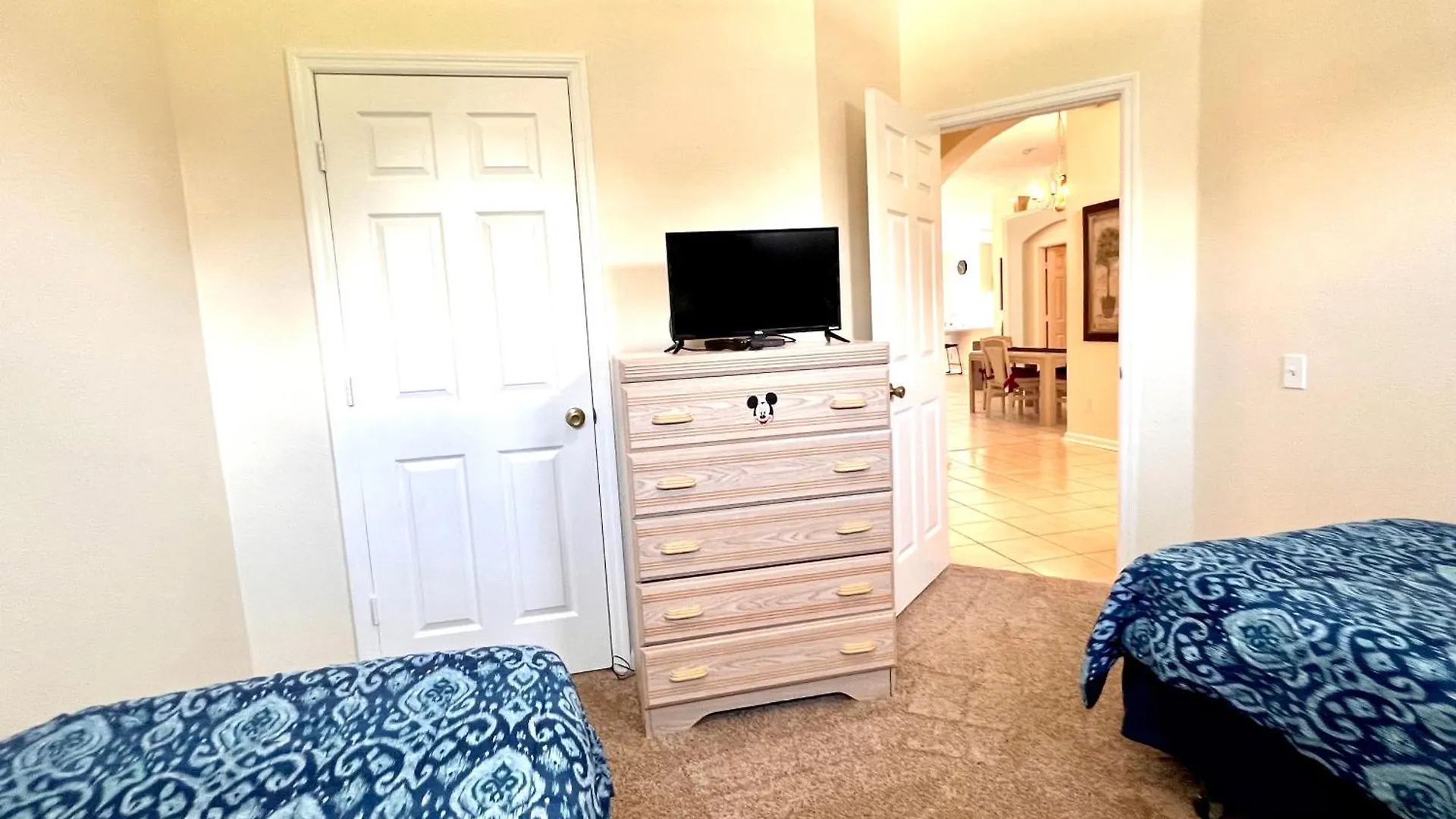 Windsor Palm 3 Miles To 4 Bedrooms
