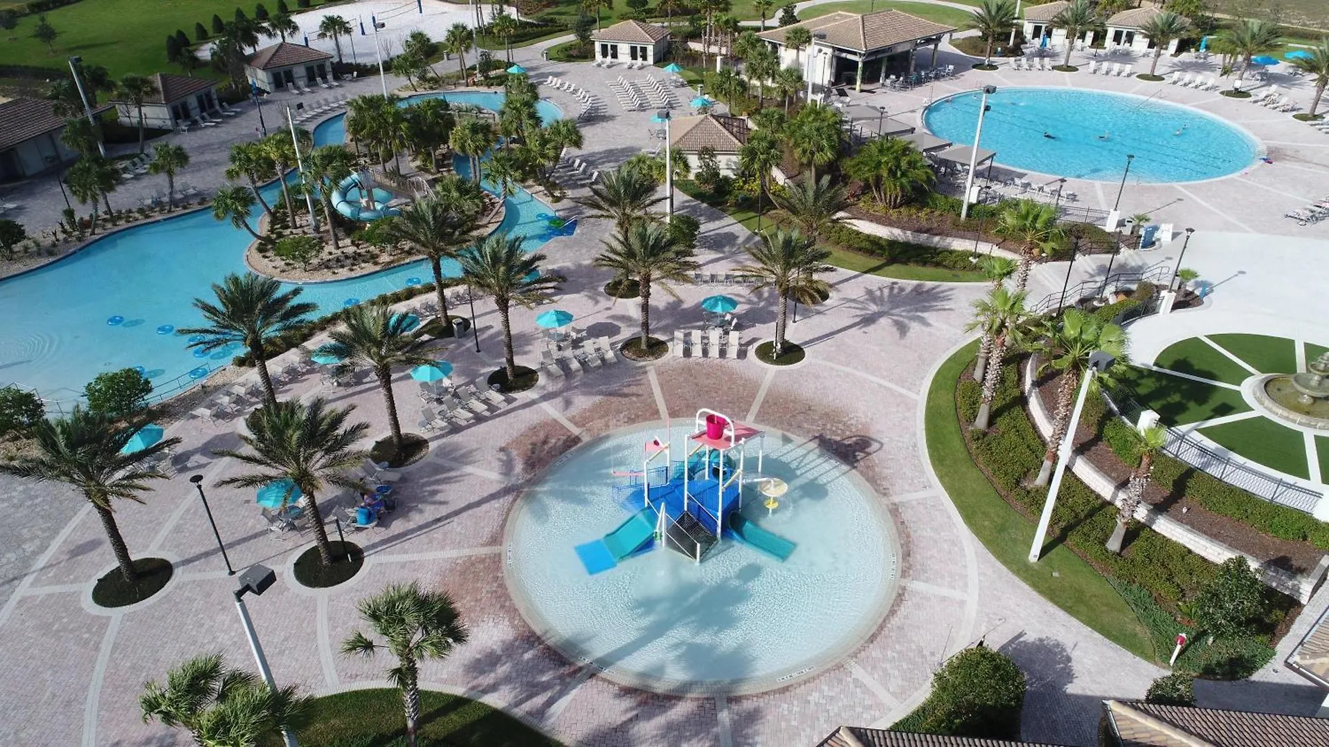 979ja 3 Beds/2 Baths Apartment *