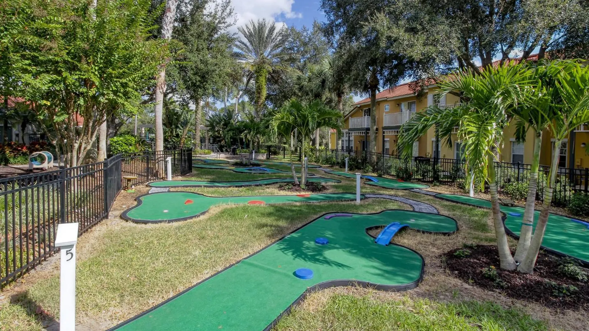 Holiday home Waterfront Showcasing A Theater, Games Room, And A Private Pool *