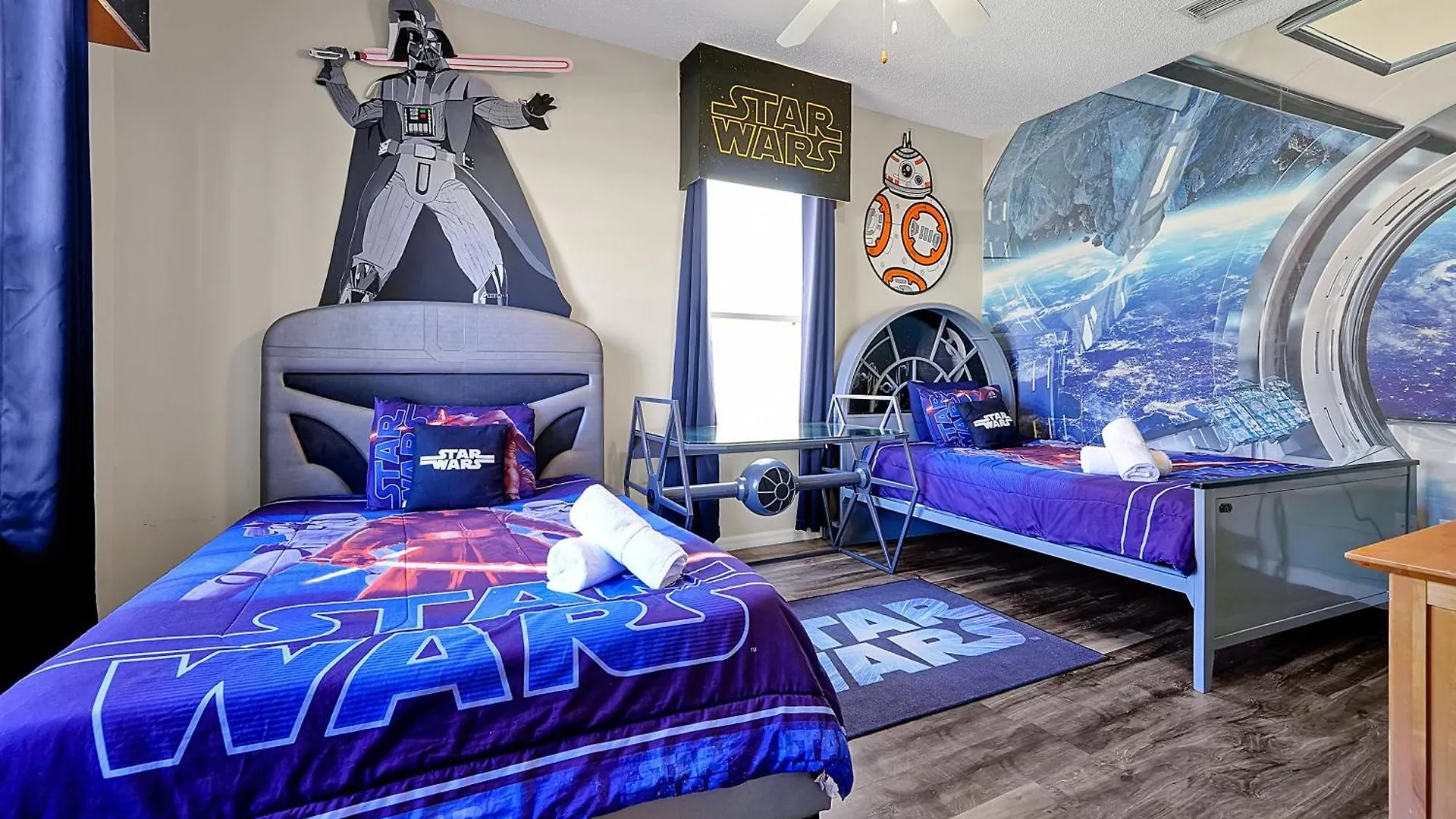 Waterfront Showcasing A Theater, Games Room, And A Private Pool Kissimmee