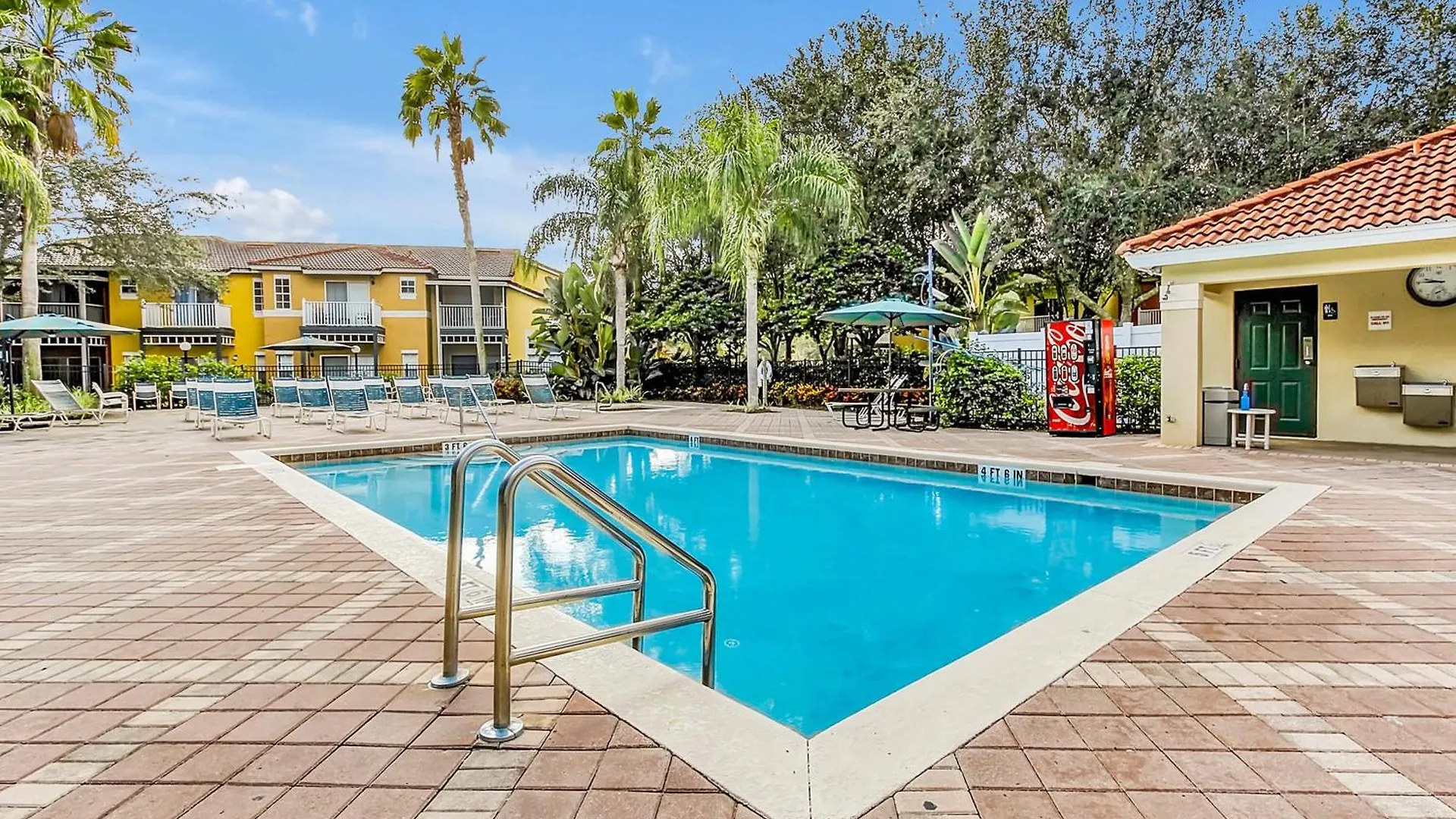 Waterfront Showcasing A Theater, Games Room, And A Private Pool Holiday home