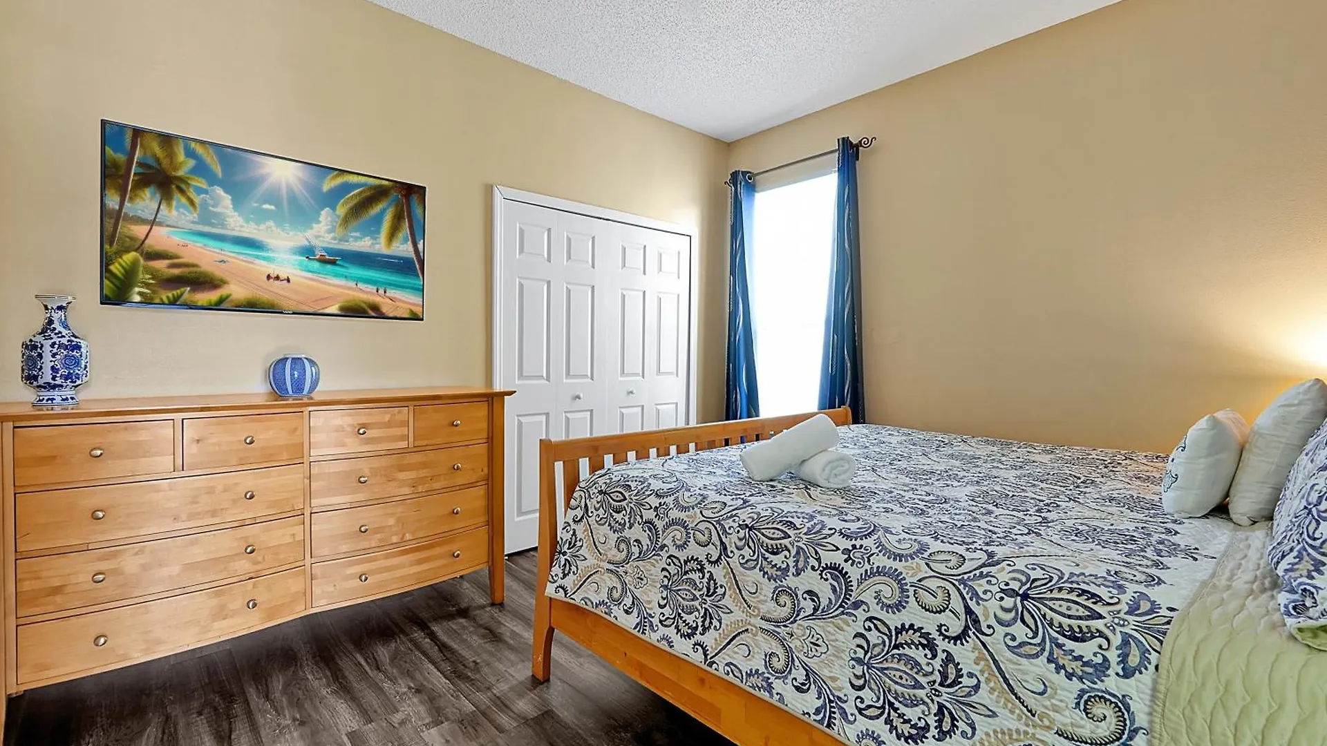 Holiday home Waterfront Showcasing A Theater, Games Room, And A Private Pool