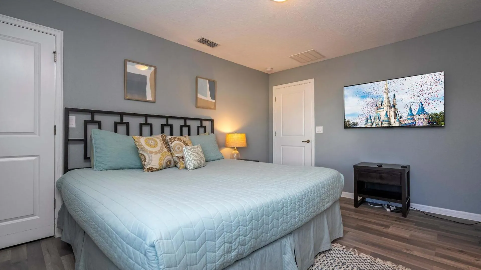 Stunning 5bd Close To At Storey 3199 *