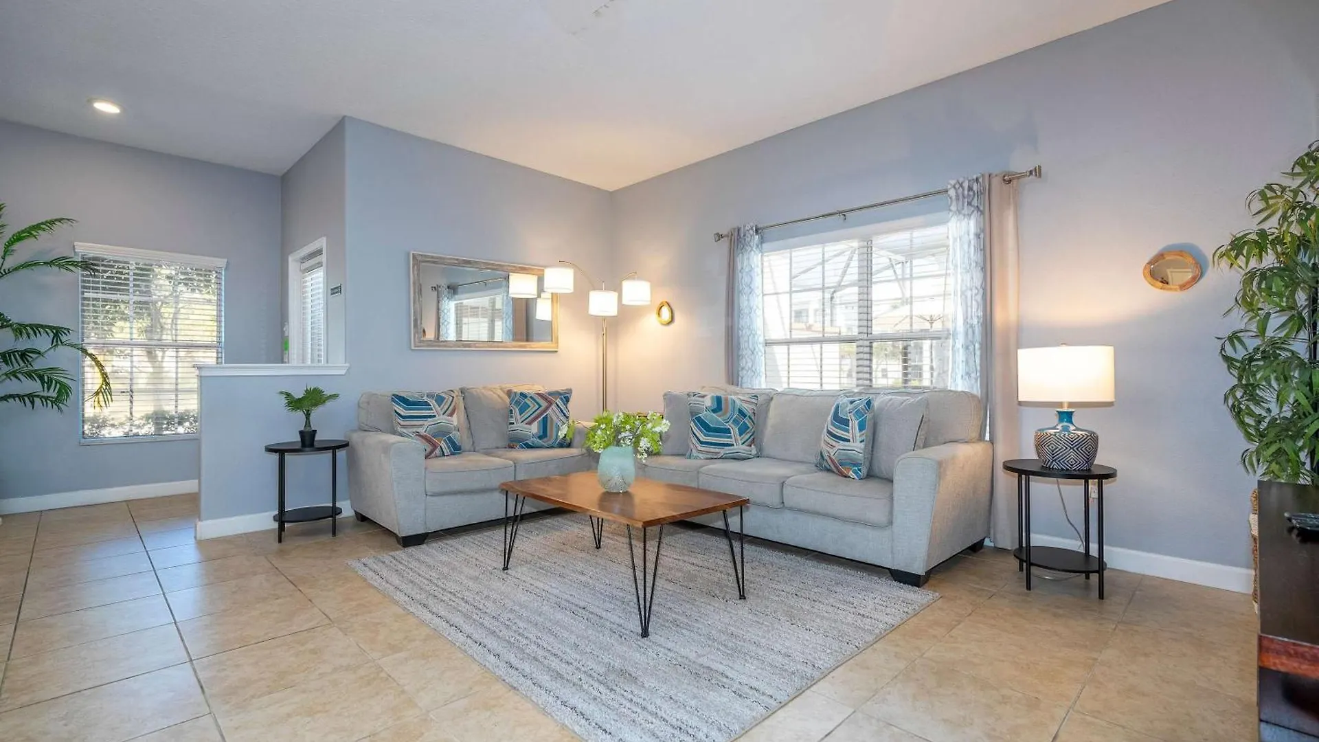 Stunning 5bd Close To At Storey 3199 *